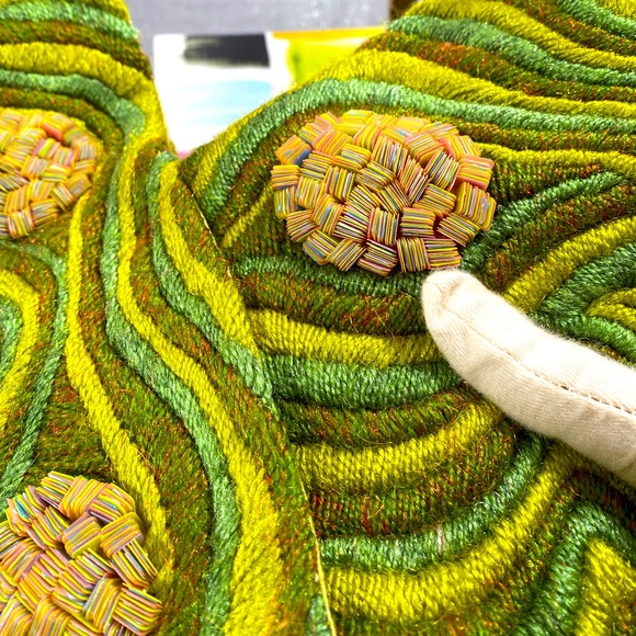 ✨HP✨VINTAGE PRISTINE Textured Intricate Embroidery Circles of Tight Media Bag - Picture 9 of 17